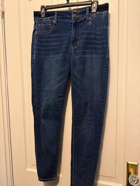 Maurices Women’s Dark Blue Stretch Jeans - Size Medium Short